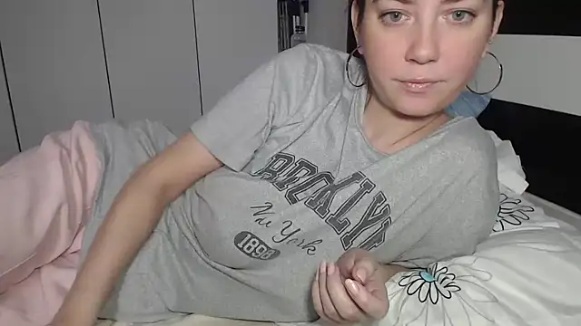 petite danielle online show from 02-16-26, 08:32