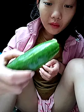 Snapshot of Ananine chatting on 10-25-25, 02:52 Ananine online show from 10-25-25, 02:52