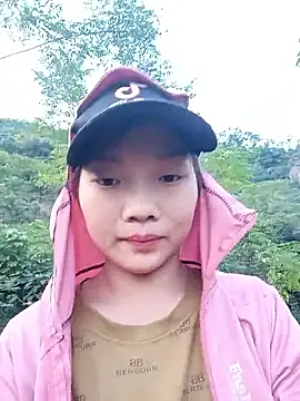 Snapshot of Ananine chatting on 11-24-25, 11:48 Ananine online show from 11-24-25, 11:48