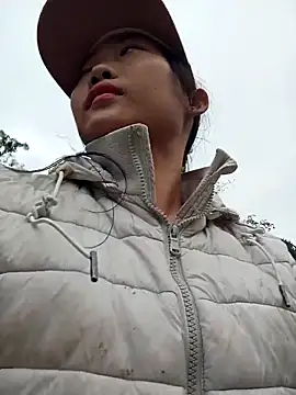 Snapshot of Ananine chatting on 12-04-25, 12:31 Ananine online show from 12-04-25, 12:31