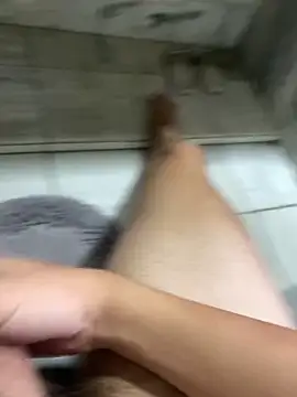 Snapshot of Novindapikgrossa chatting on 12-05-25, 12:36 Novindapikgrossa online show from 12-05-25, 12:36