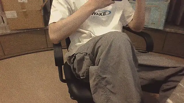 Snapshot of msk2004_06 chatting on 11-21-25, 03:00 msk2004 06 online show from 11-21-25, 03:00