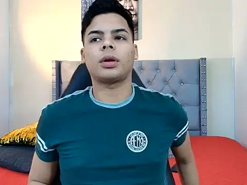 Snapshot of stewart_mateo_ chatting on 12-15-25, 02:16 stewart mateo online show from 12-15-25, 02:16