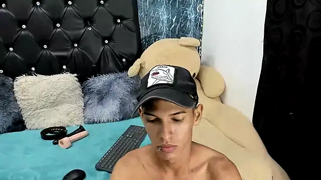 Snapshot of peter_xs chatting on 09-17-25, 04:58 peter xs online show from 09-17-25, 04:58
