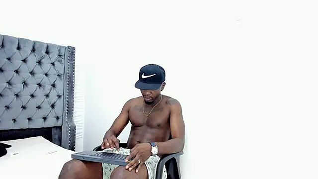 DOUGLAS 099 online show from 10-11-25, 04:49