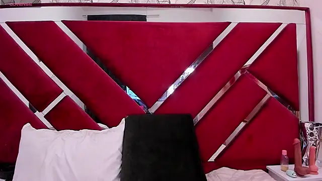 Snapshot of Dafne_Fire chatting on 10-09-25, 12:25 Dafne Fire online show from 10-09-25, 12:25