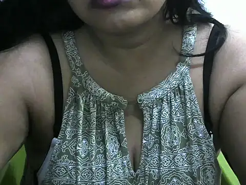 Snapshot of bosemalini chatting on 09-29-25, 05:07 bosemalini online show from 09-29-25, 05:07