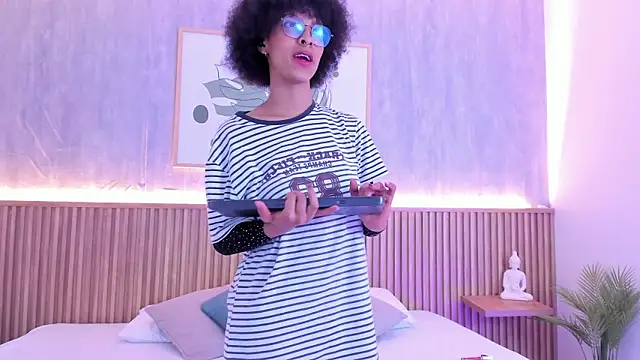 Snapshot of sophie_rojas chatting on 11-05-25, 03:28 sophie rojas online show from 11-05-25, 03:28