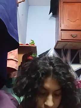 Snapshot of Syndel23 chatting on 09-11-25, 03:17 Syndel23 online show from 09-11-25, 03:17