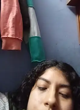 Snapshot of Syndel23 chatting on 09-24-25, 03:10 Syndel23 online show from 09-24-25, 03:10