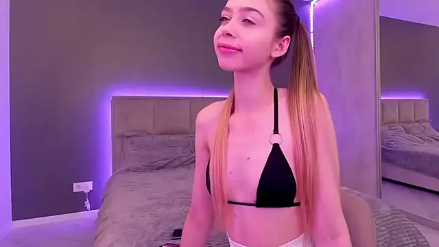 Snapshot of fikuspikus chatting on 03-09-26, 06:45 fikuspikus online show from 03-09-26, 06:45