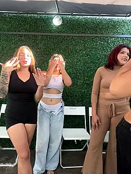 Snapshot of AngelBlushXXX chatting on 09-09-25, 09:25 AngelBlushXXX online show from 09-09-25, 09:25