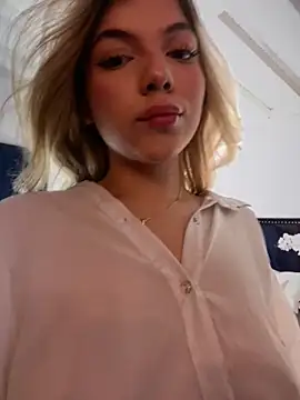 Snapshot of AngelBlushXXX chatting on 10-20-25, 10:43 AngelBlushXXX online show from 10-20-25, 10:43