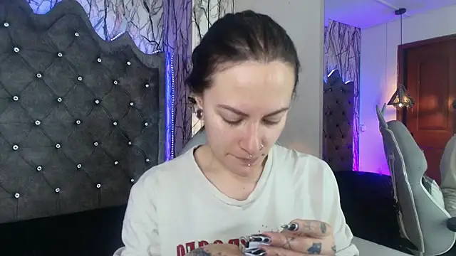 Zami Escobar of online show from 10-02-25, 07:21