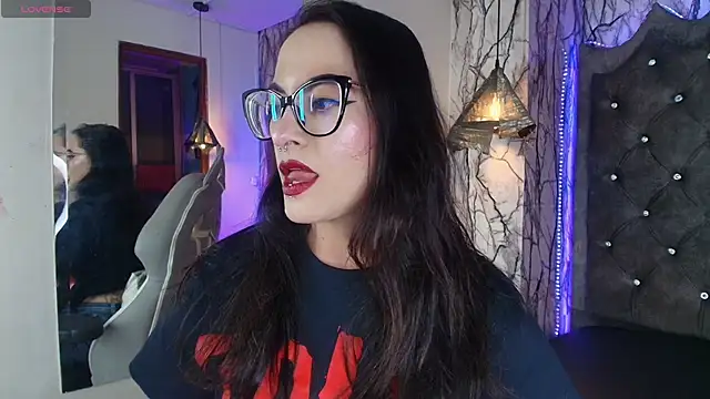 Zami Escobar of online show from 10-06-25, 07:33