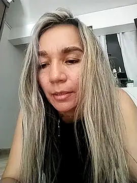 Snapshot of Ms_lunaRose chatting on 09-23-25, 08:23 Ms lunaRose online show from 09-23-25, 08:23