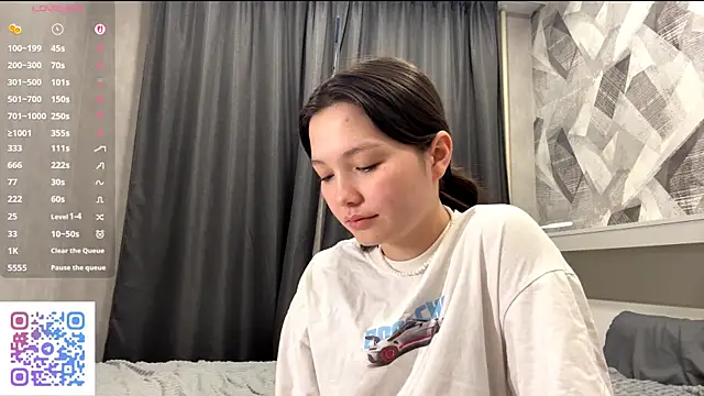 KiraVelvet online show from 11-21-25, 12:37