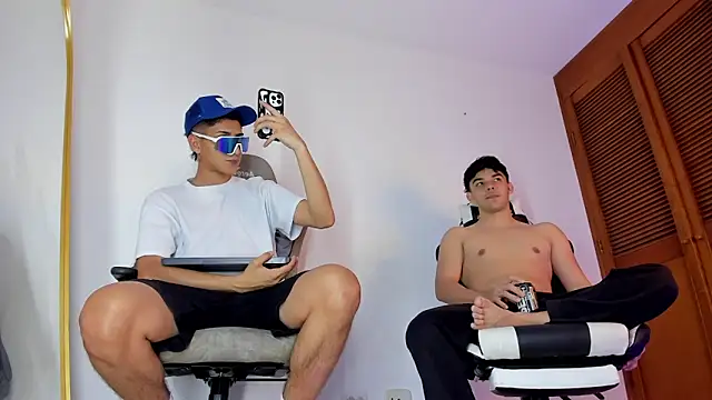 Snapshot of sotooliver3 chatting on 01-10-26, 09:30 sotooliver3 online show from 01-10-26, 09:30