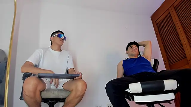 Snapshot of sotooliver3 chatting on 01-11-26, 07:52 sotooliver3 online show from 01-11-26, 07:52