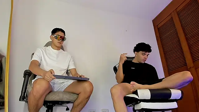 Snapshot of sotooliver3 chatting on 02-22-26, 08:40 sotooliver3 online show from 02-22-26, 08:40