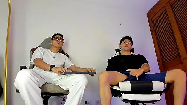 Snapshot of sotooliver3 chatting on 03-07-26, 02:52 sotooliver3 online show from 03-07-26, 02:52