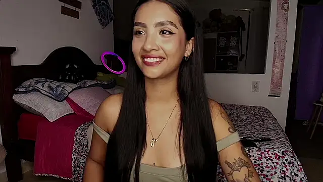 Snapshot of mia_yireth chatting on 09-18-25, 12:34 mia yireth online show from 09-18-25, 12:34