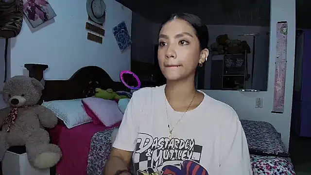 Snapshot of mia_yireth chatting on 09-20-25, 12:22 mia yireth online show from 09-20-25, 12:22