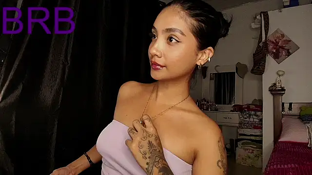 Snapshot of mia_yireth chatting on 10-05-25, 12:31 mia yireth online show from 10-05-25, 12:31