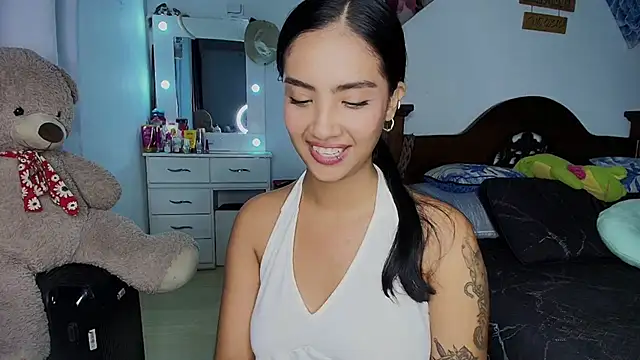 Snapshot of mia_yireth chatting on 10-09-25, 01:25 mia yireth online show from 10-09-25, 01:25