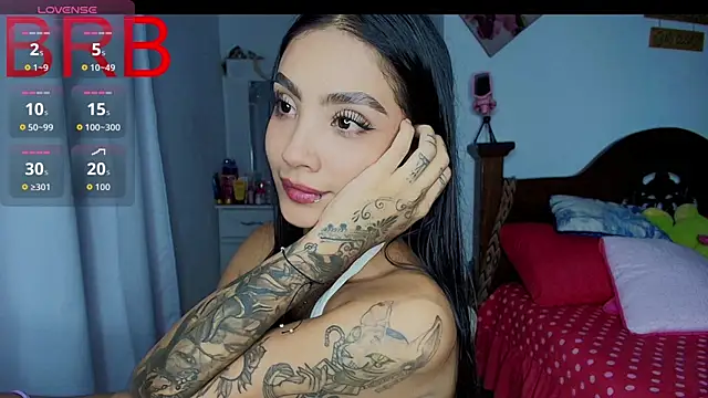 mia yireth online show from 11-25-25, 12:21