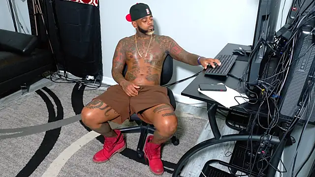 SLANGONDEMHOES online show from 10-31-25, 03:35