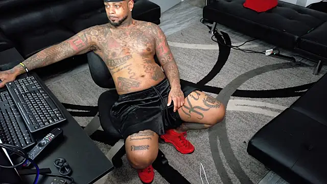 SLANGONDEMHOES online show from 04-19-26, 07:27