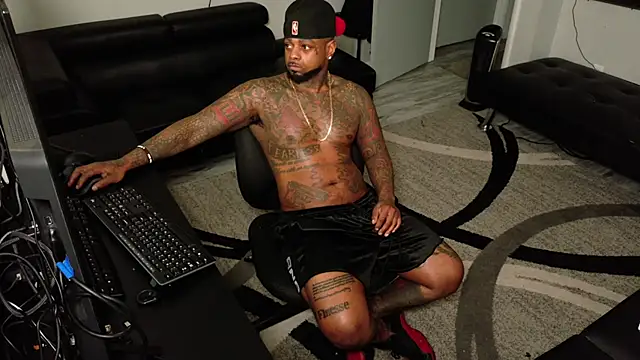 SLANGONDEMHOES online show from 04-24-26, 02:52