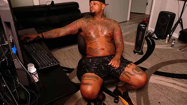 SLANGONDEMHOES online show from 07-22-26, 03:04