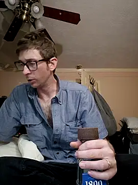 Snapshot of mresquared chatting on 05-26-26, 01:07 mresquared online show from 05-26-26, 01:07
