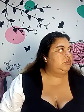 curvy diva  online show from 10-21-25, 11:11