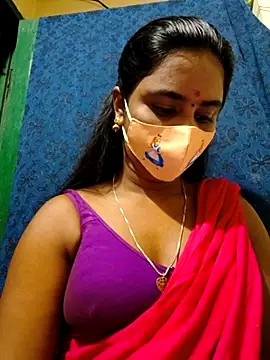 Snapshot of mini-queen chatting on 09-17-25, 03:46 mini-queen online show from 09-17-25, 03:46