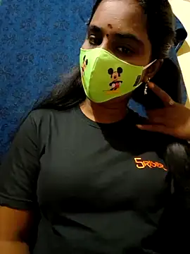 Snapshot of mini-queen chatting on 10-03-25, 04:26 mini-queen online show from 10-03-25, 04:26