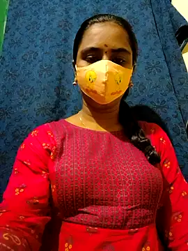 Snapshot of mini-queen chatting on 10-04-25, 07:34 mini-queen online show from 10-04-25, 07:34