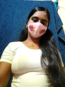 Snapshot of mini-queen chatting on 01-14-26, 12:11 mini-queen online show from 01-14-26, 12:11