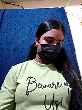 Snapshot of mini-queen chatting on 03-24-26, 04:56 mini-queen online show from 03-24-26, 04:56