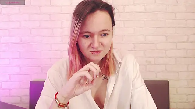 Ericha Stone online show from 04-22-26, 01:30