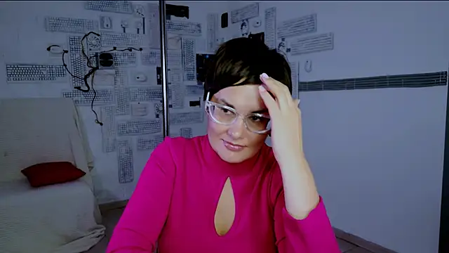 Snapshot of LauraDavidsons chatting on 10-08-25, 04:26 LauraDavidsons online show from 10-08-25, 04:26