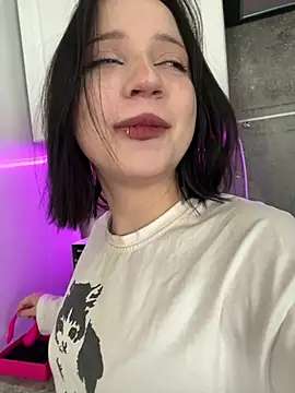 YourLittleDevil online show from 04-30-26, 06:20