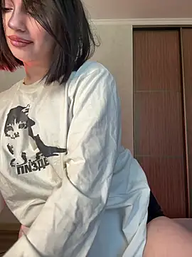 YourLittleDevil online show from 06-27-26, 06:40