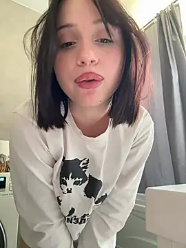 YourLittleDevil online show from 06-27-26, 12:22