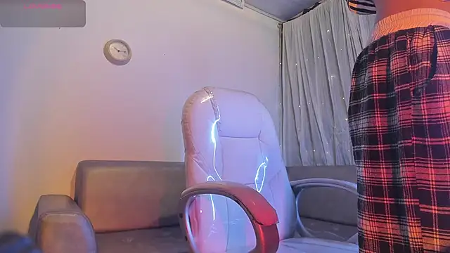 Angeel of lust online show from 10-26-25, 04:51