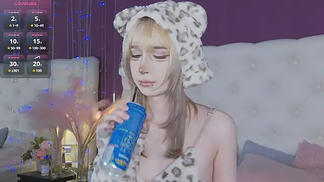 Snapshot of cutetomie chatting on 02-07-26, 09:18 cutetomie online show from 02-07-26, 09:18