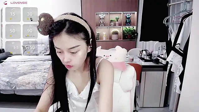 Snapshot of Xiao-zuzongl chatting on 09-13-25, 03:17 Xiao-zuzongl online show from 09-13-25, 03:17