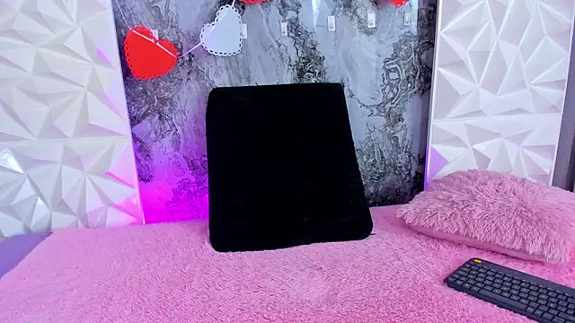 Madison 03 online show from 02-04-26, 06:08
